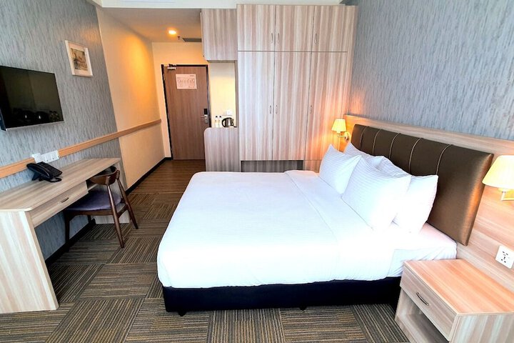 Room 4 of 22