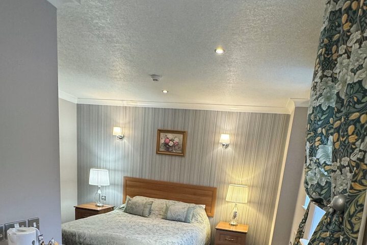 Room 48 of 90