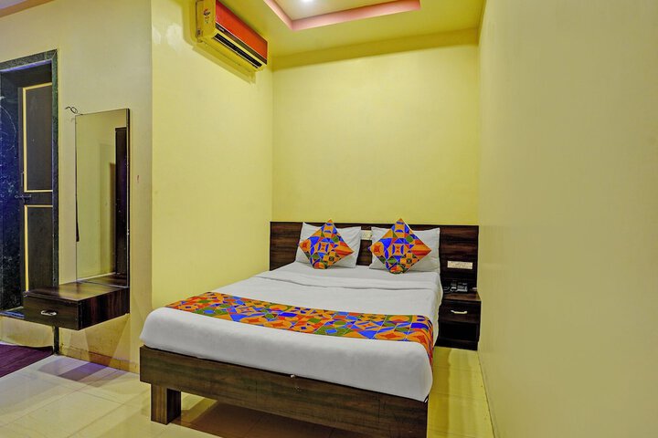 Room 9 of 27