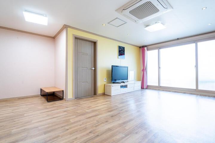 Room 3 of 59