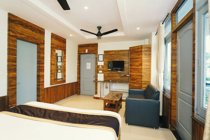 Room 48 of 80
