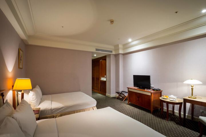 Room 6 of 21