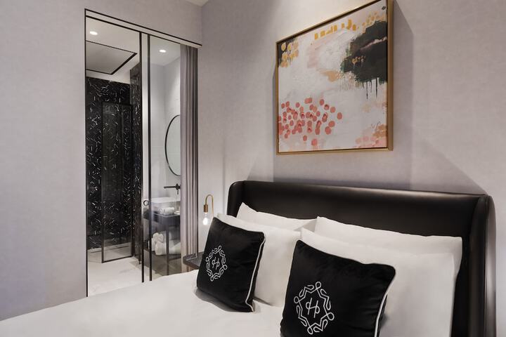 Room 14 of 30