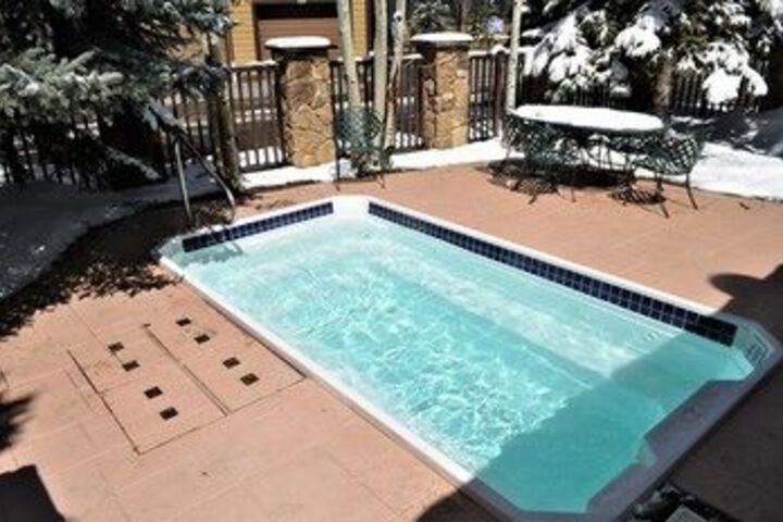 Pool 132 of 138