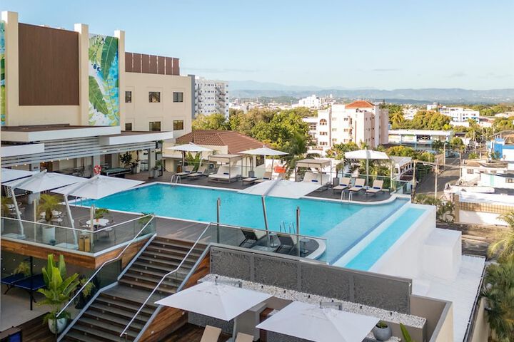 Hotel with Pool