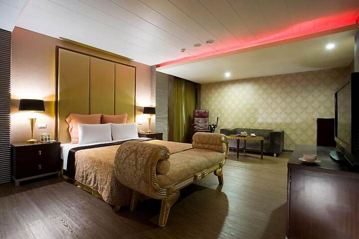 Room 42 of 54