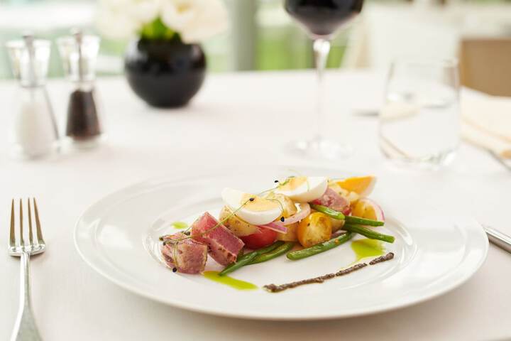 Dining 250 of 441