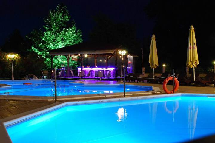 Pool 58 of 82