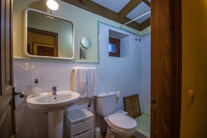 Room 33 of 58