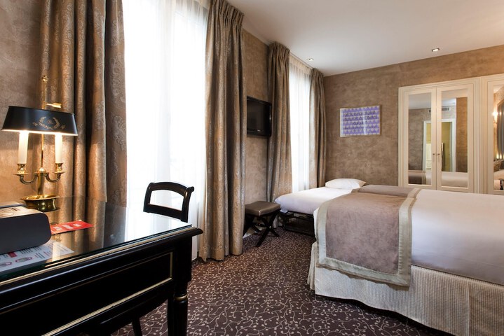 Room 25 of 53
