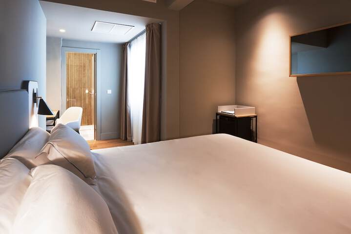 Room 13 of 43