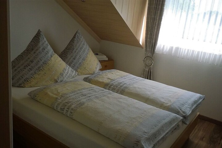 Room 2 of 52