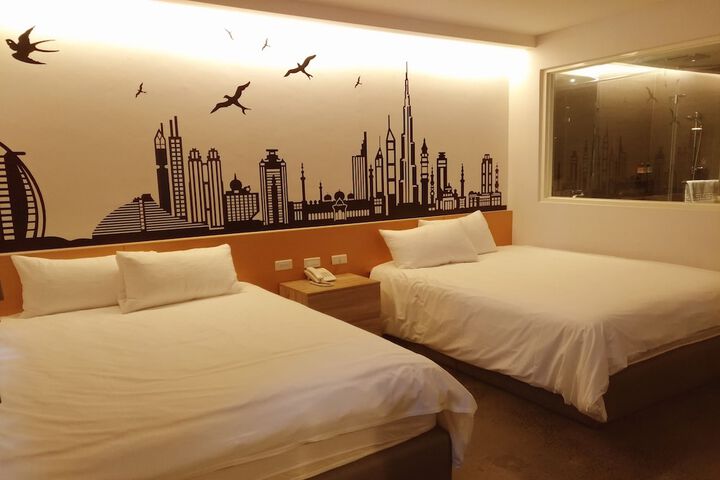 Room 19 of 118