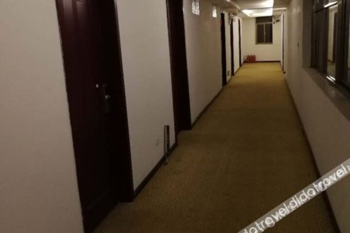 Hotel Interior 7 of 33