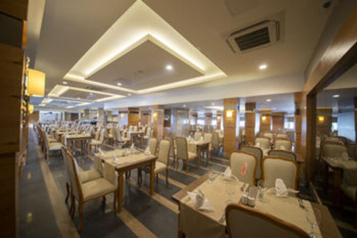 Dining 65 of 86