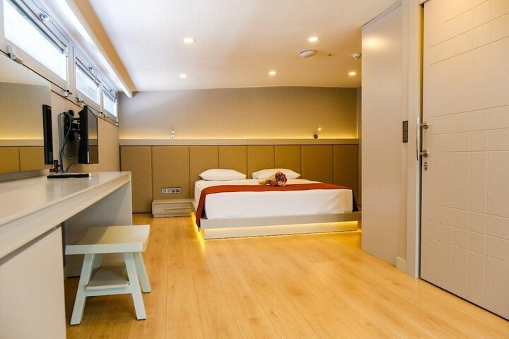 Room 30 of 92