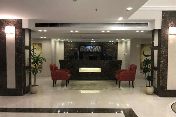Entrance & Lobby