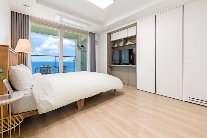 Room 165 of 640