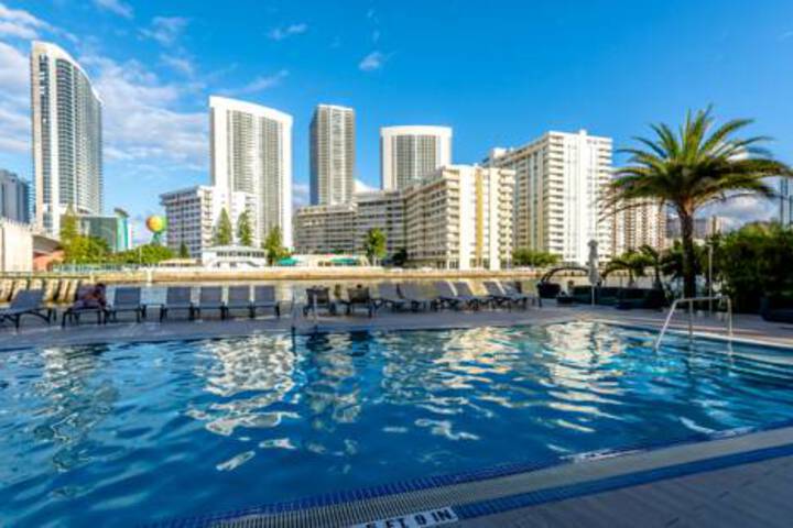 Swimming pool