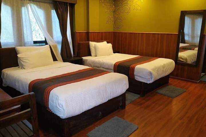 Room 11 of 24