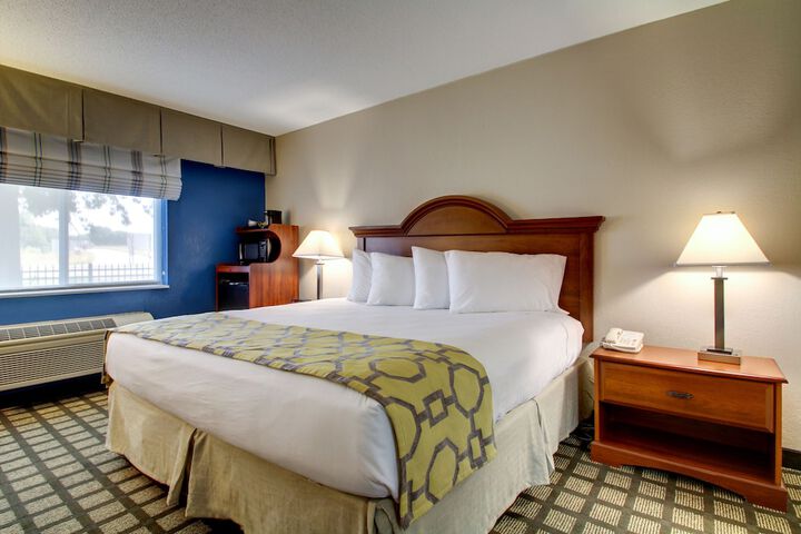 1 King Bed (3 of 11)