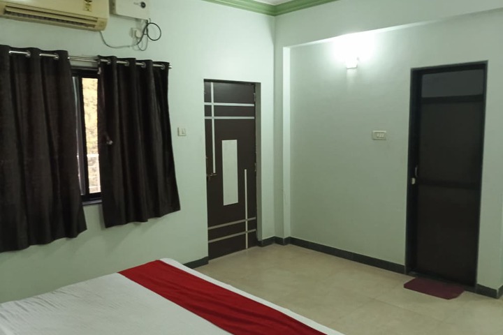 Room 7 of 11