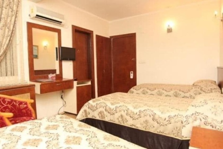 Room 3 of 12