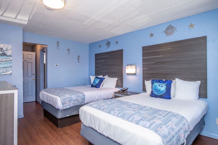 2 Double Beds (17 of 26)