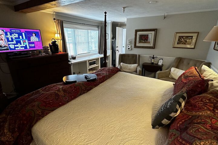 Room 43 of 203