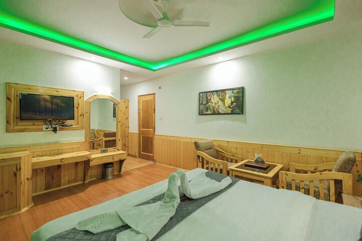 Room 20 of 38