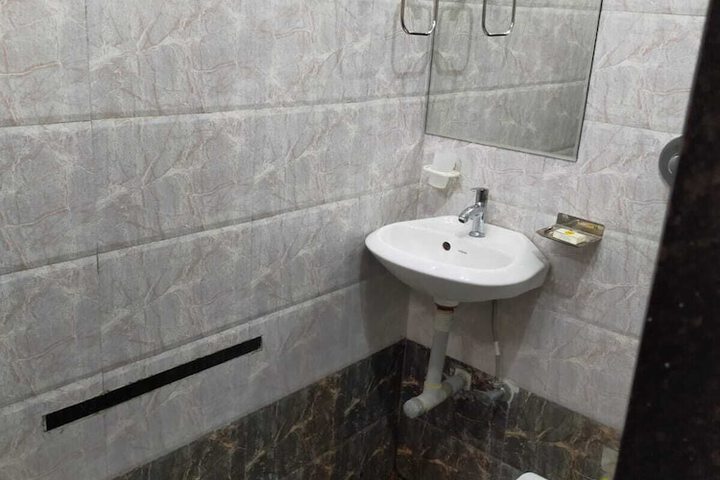 Room 18 of 21