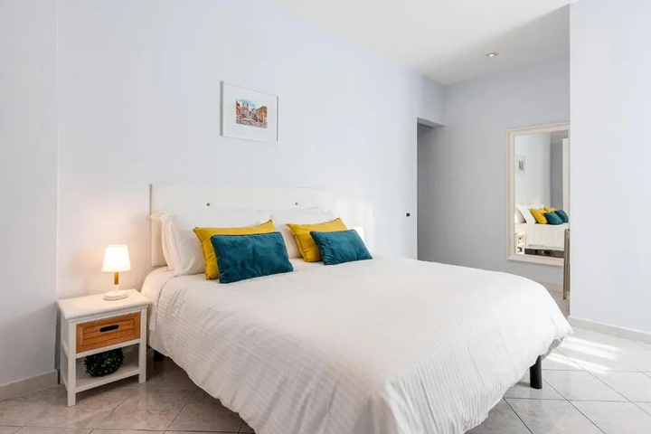 Room 2 of 14
