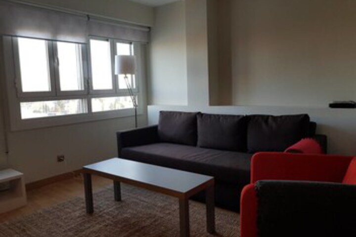 Room 7 of 28