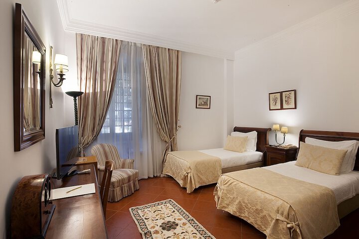 Room 18 of 46