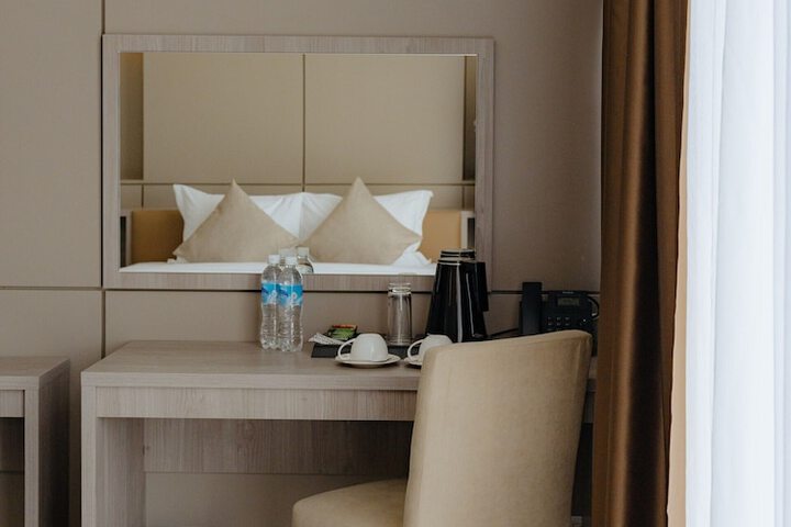 Room 42 of 80