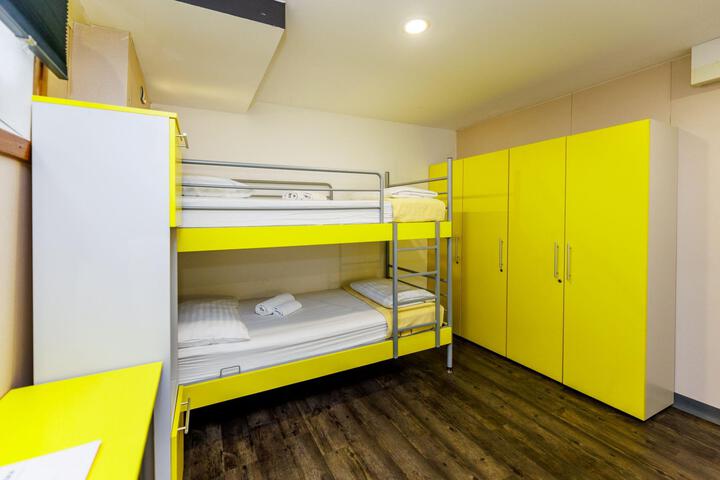 Room 127 of 146