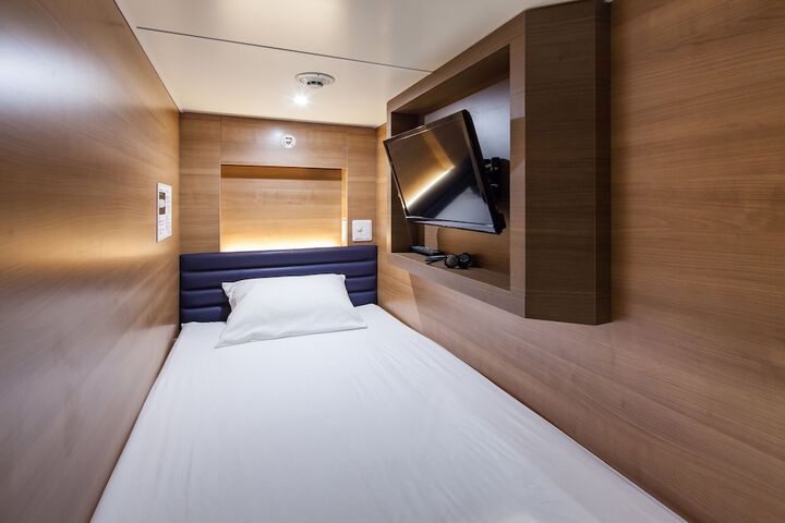 Room 10 of 40
