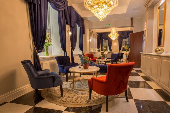 Guest Lobby
