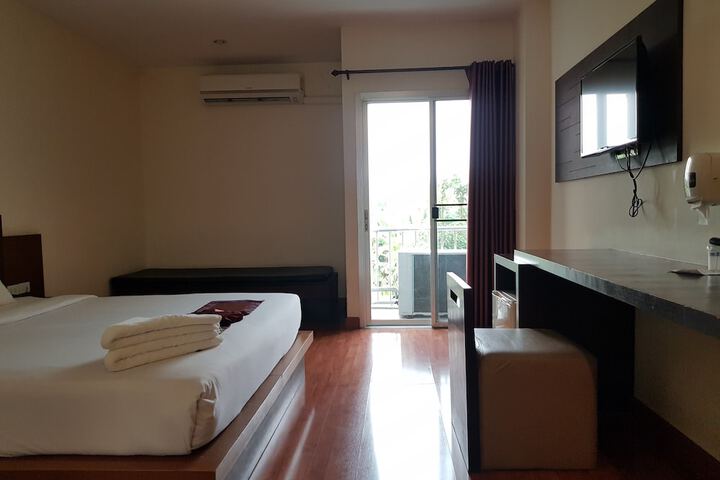 Room 50 of 79