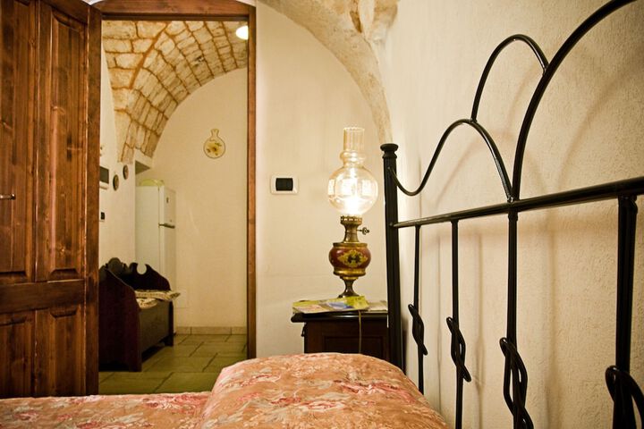 Room 10 of 97