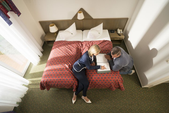 Room 3 of 53