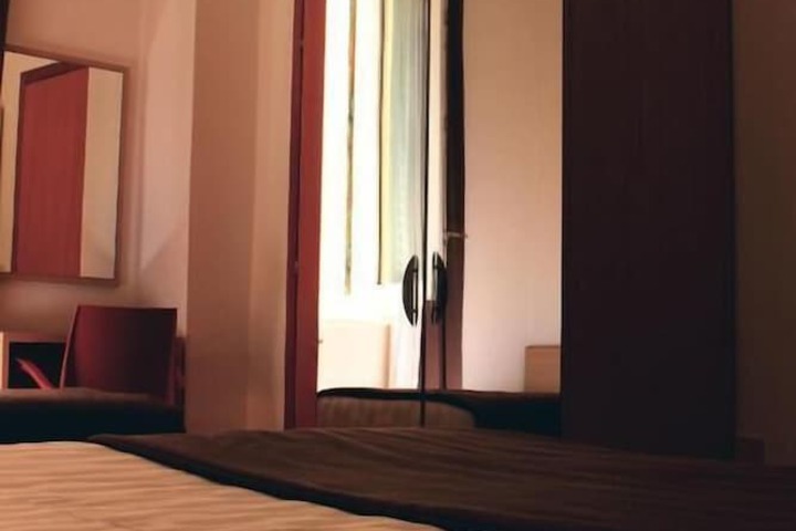 Room 36 of 72