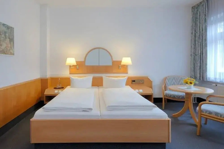Room 2 of 11