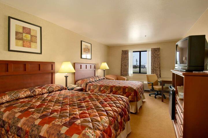 Double Accessible Queen Size Bed (13 of 13)