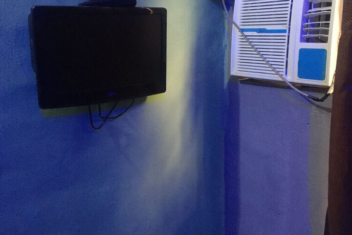Room 8 of 15