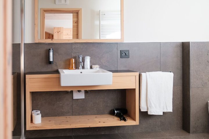 Room 104 of 177