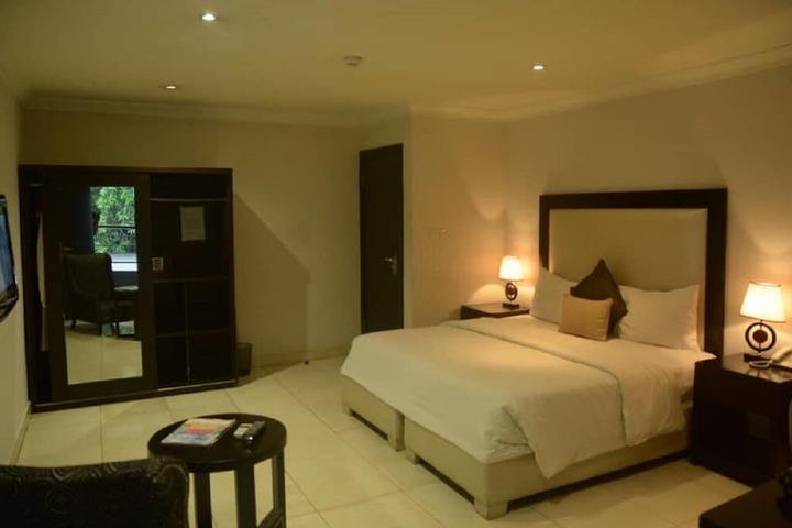 Room 8 of 20