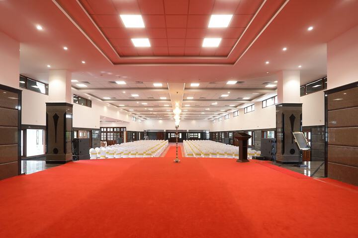 Ballroom/Hall 33 of 45