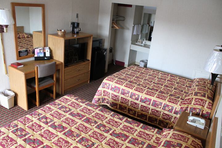 2 Double Beds (5 of 17)