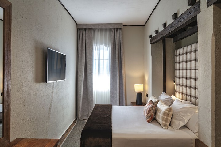 Room 20 of 85